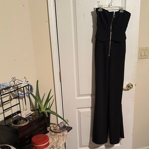 Chic Black Strapless Jumpsuit with Zipper